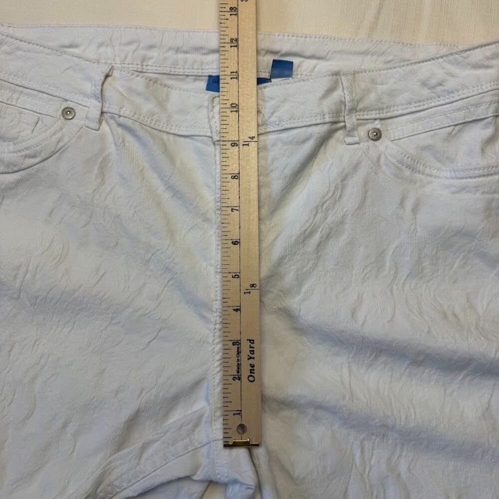 Simply Vera Vera Wang Womens White Textured Mid-Rise Bermuda Shorts, 16 - Picture 7 of 10